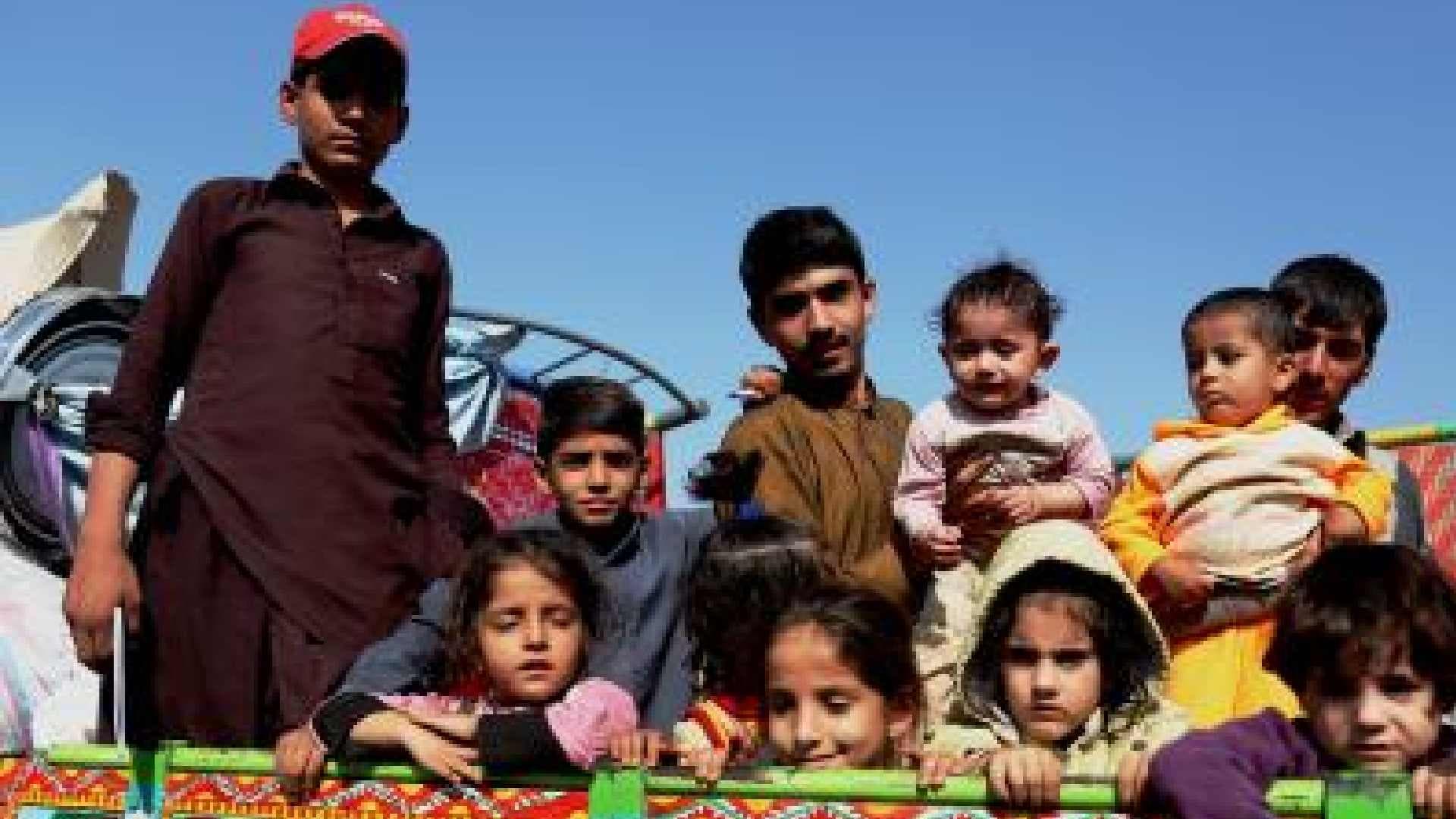 More Than 5,500 Afghan Refugees Sent Back from Pakistan and Iran in 24 Hours