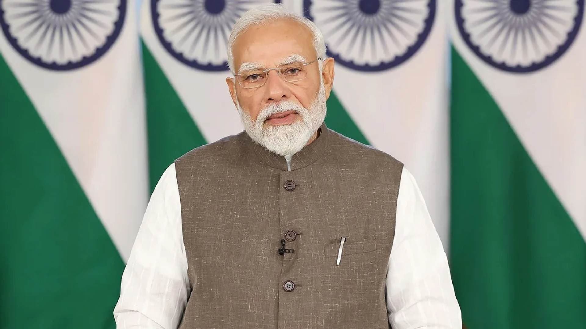 PM Modi Joins Christmas Prayers at Delhi Church, Extends Greetings of Peace and Harmony