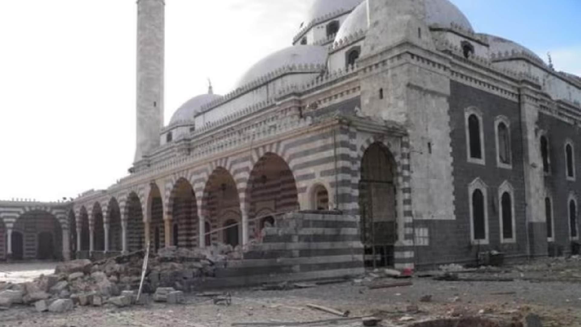 Bomb Attack on Syrian Mosque Leaves Eight Dead, Dozens Injured