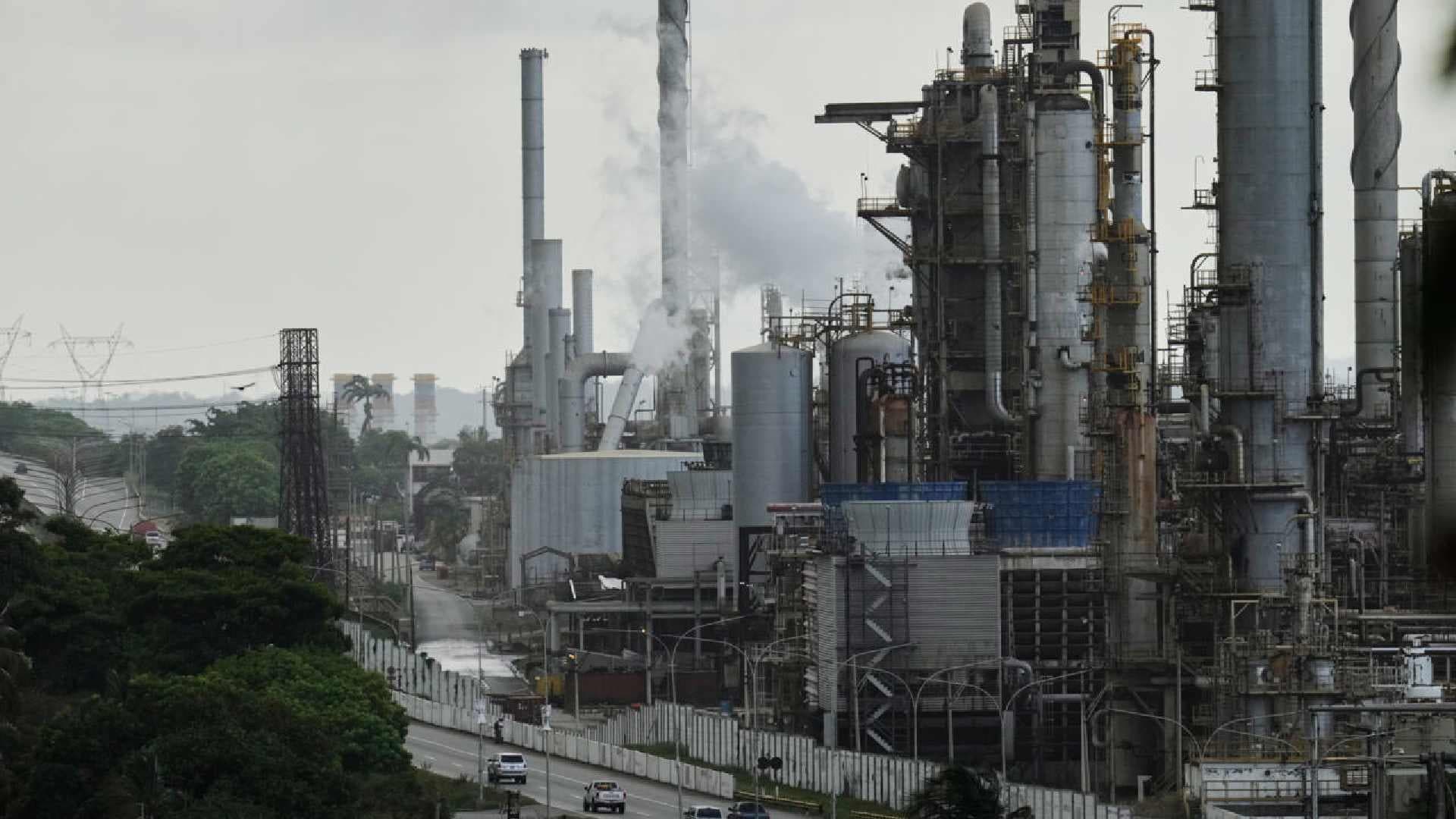 Venezuela’s Vast Oil Reserves Struggle amid US Action; Indian OMCs to Benefit
