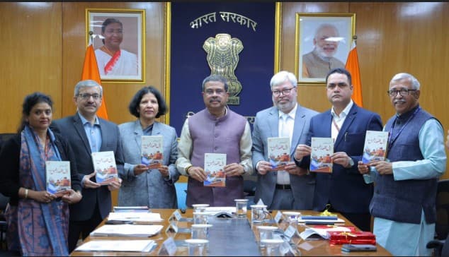 Dharmendra Pradhan Releases ‘Khitabat-e-Modi’ Book on PM’s Independence Day Speeches