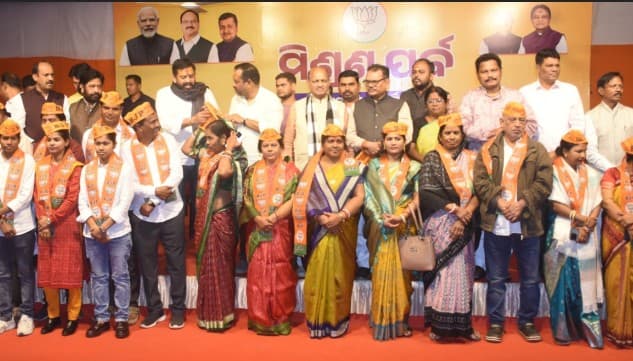 Former MP Rita Tarai, Jajpur Zilla Parishad Chairperson And Others Join BJP