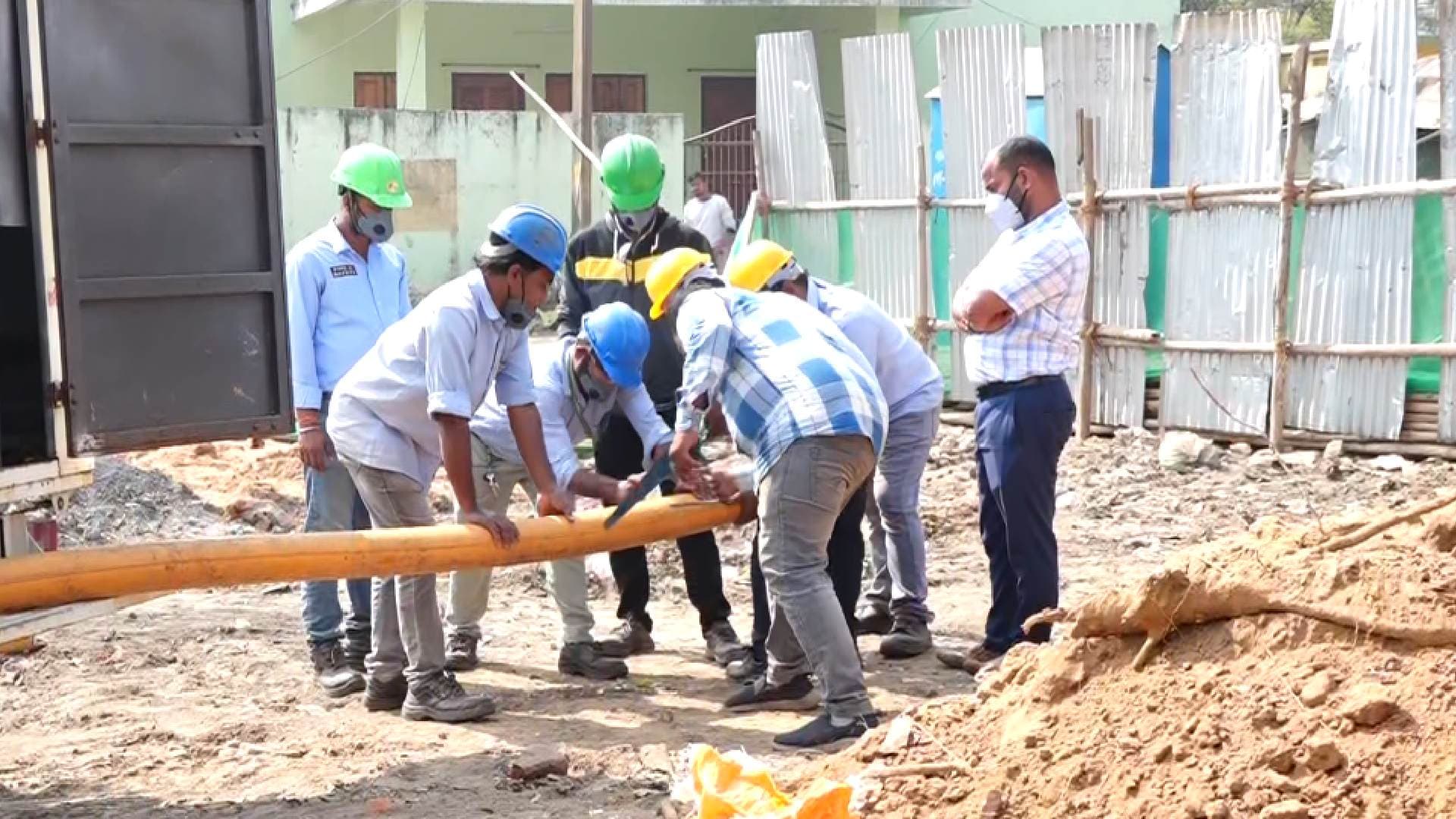 Major Gas Leak in Cuttack's CDA Area After JCB Ruptures Underground Pipeline