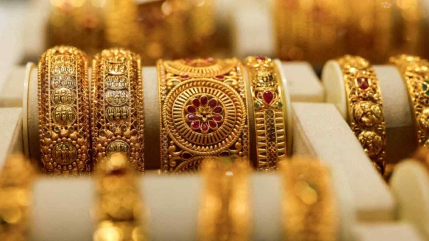 Gold, Silver Prices Dip 7 To 9 pc Amid Profit Booking