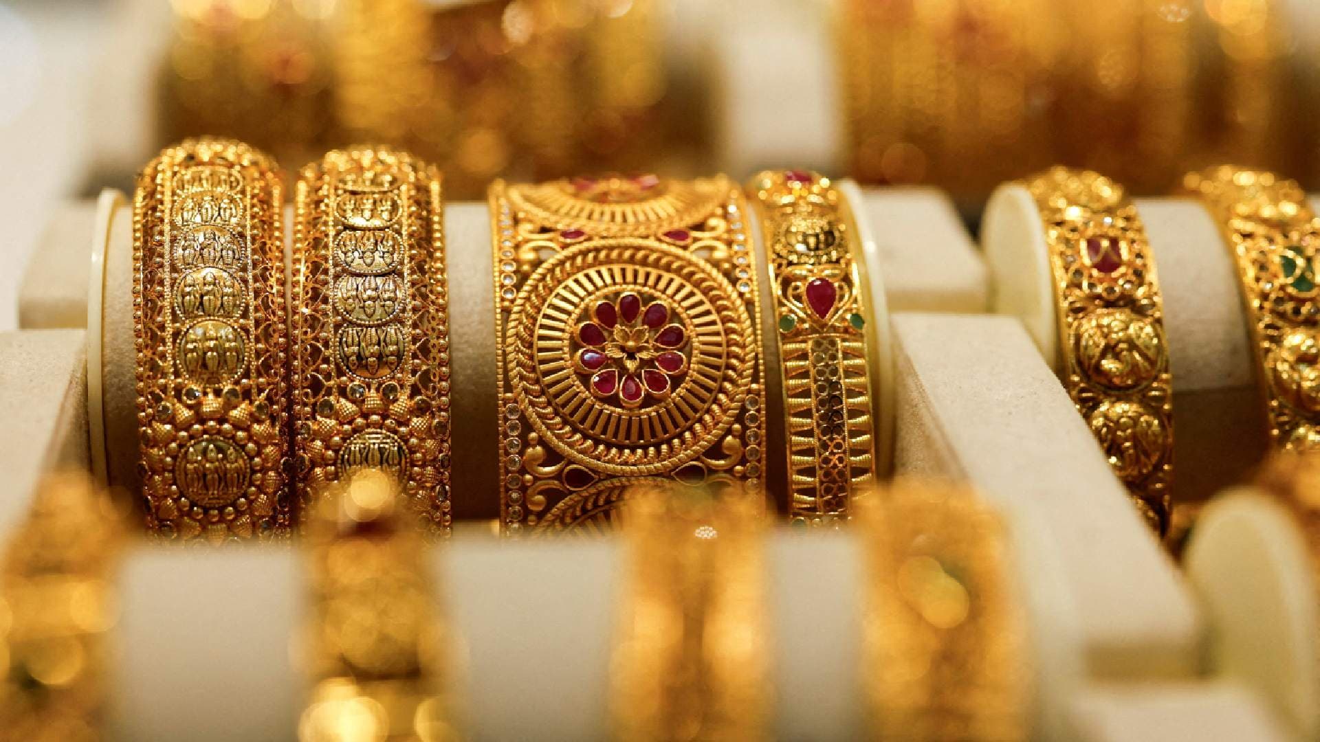 Gold, SIlver Prices Soar after Sudden Rebound