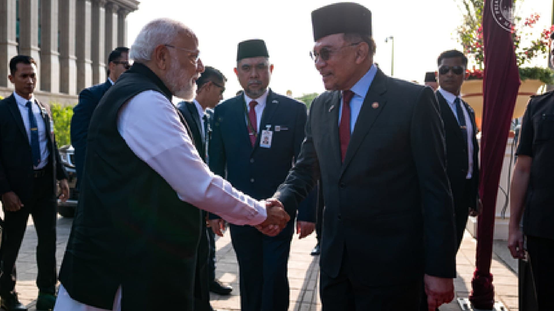 Malaysian PM Anwar Ibrahim Lauds PM Modi’s ‘Unequivocal’ Peace Efforts in Ukraine, Middle East