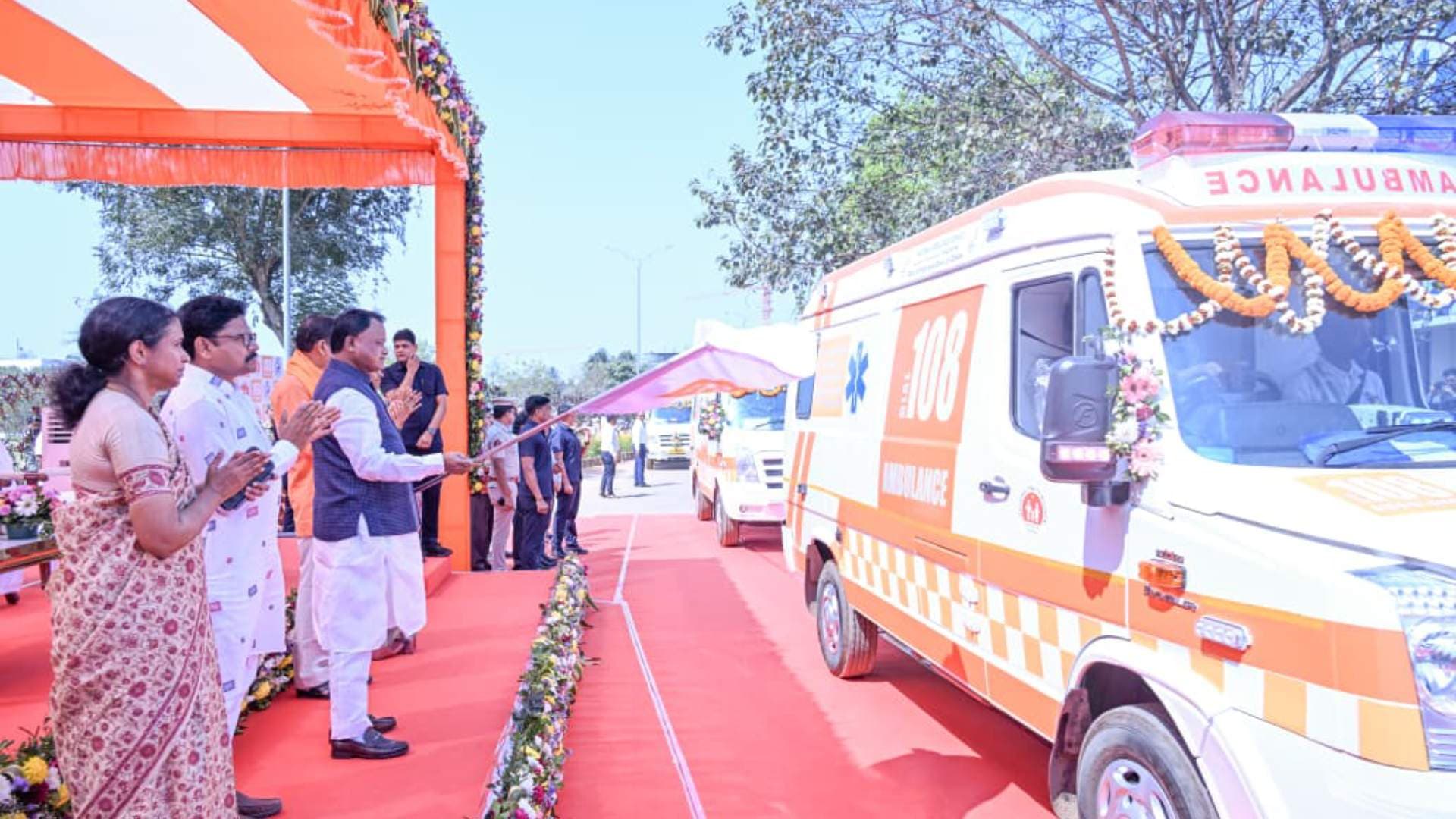 CM Majhi Launches 250 New Ambulances for Emergency Care
