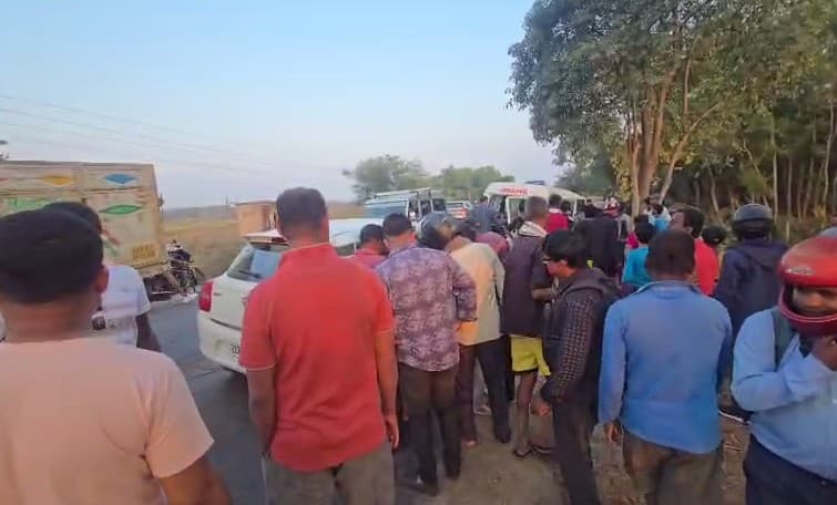 Truck Hits Ambulance In Jaleswar, Six-Day-Old Infant Survives