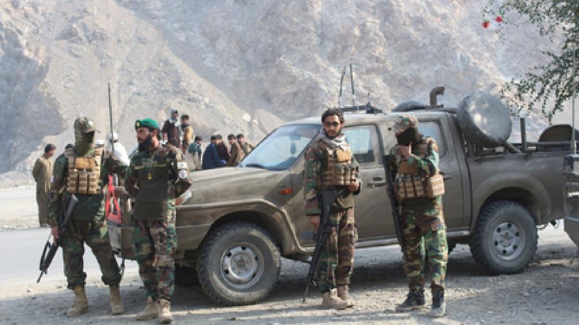 Cross-Border Clashes Intensify as Afghanistan Claims Capturing Multiple Pakistani Posts