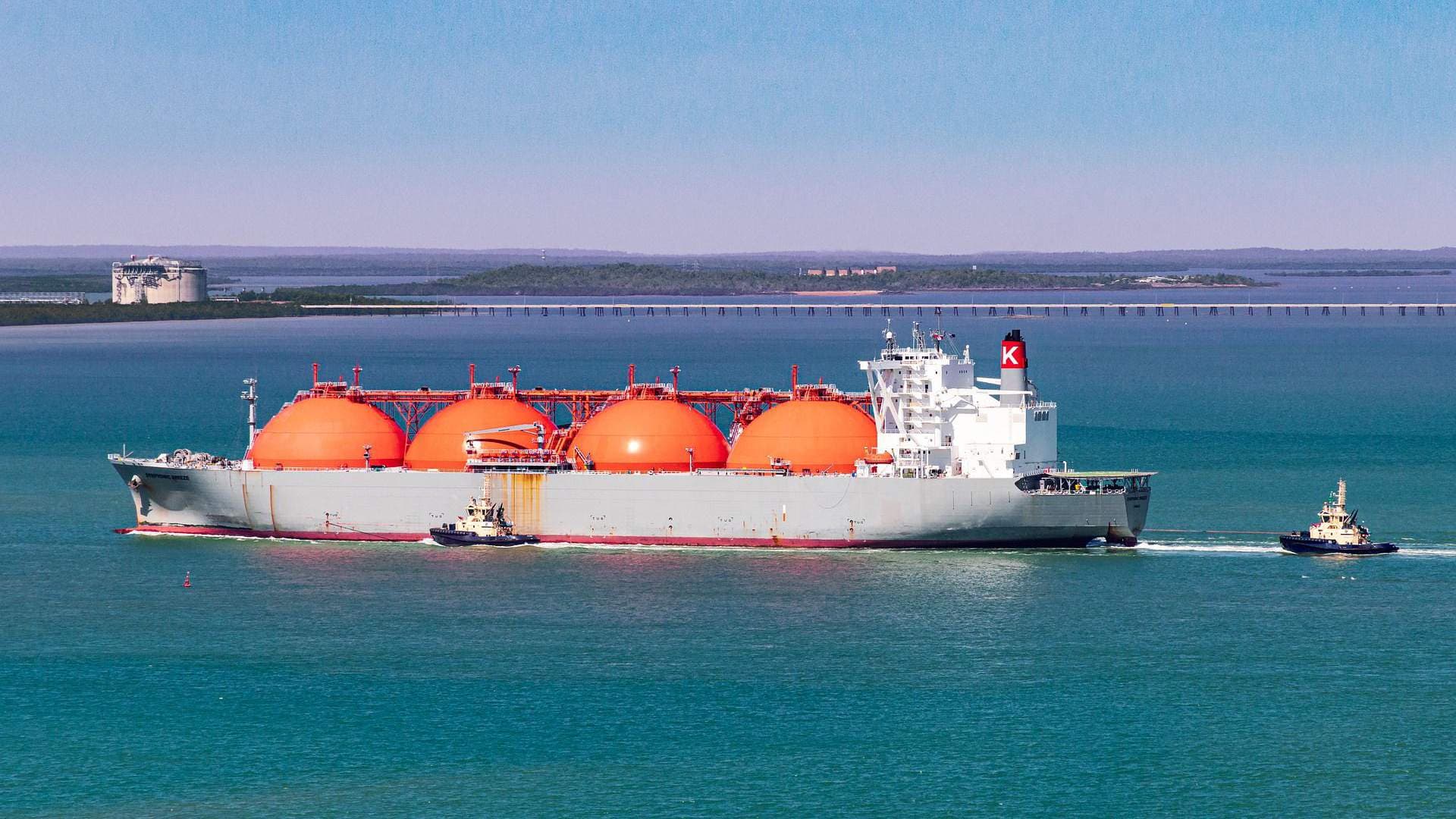 Breaking News: 3 Lakh MT LPG Stranded at Strait of Hormuz amid West Asia Tensions