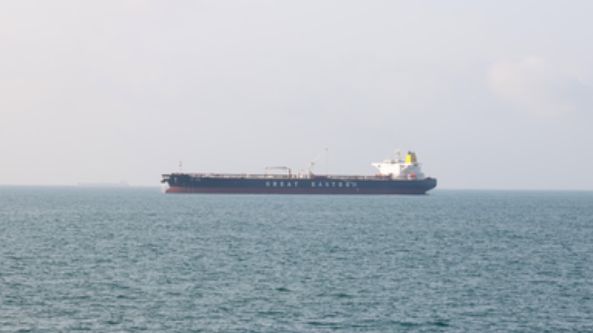 India‑Linked LPG Tanker Crosses Strait of Hormuz amid Tensions