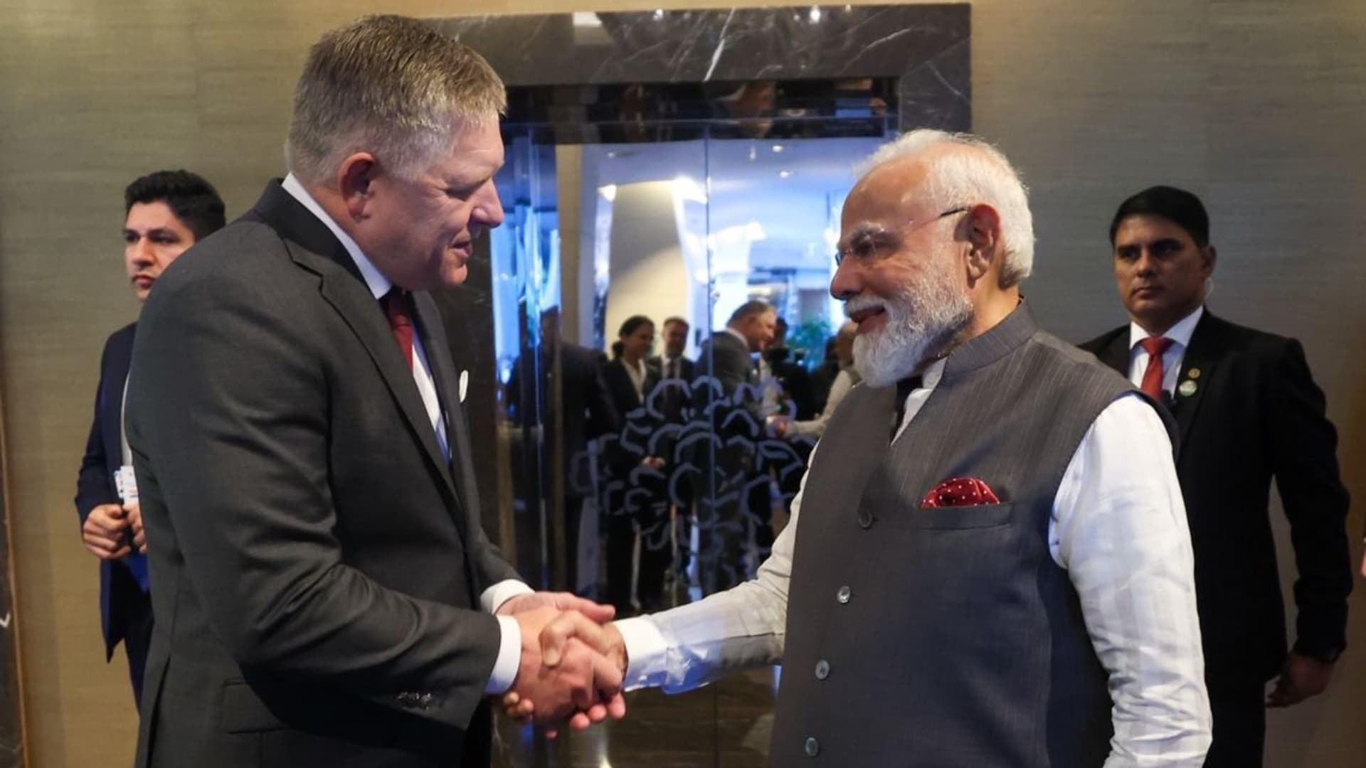 PM Modi Concludes Slovakia Visit, Departs for France