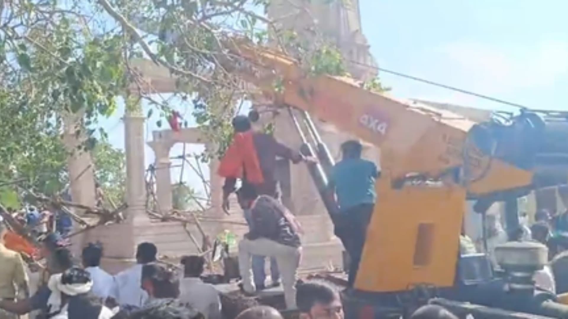 Four Killed in Yashwadi Temple Roof Collapse in Maharashtra’s Prabhani