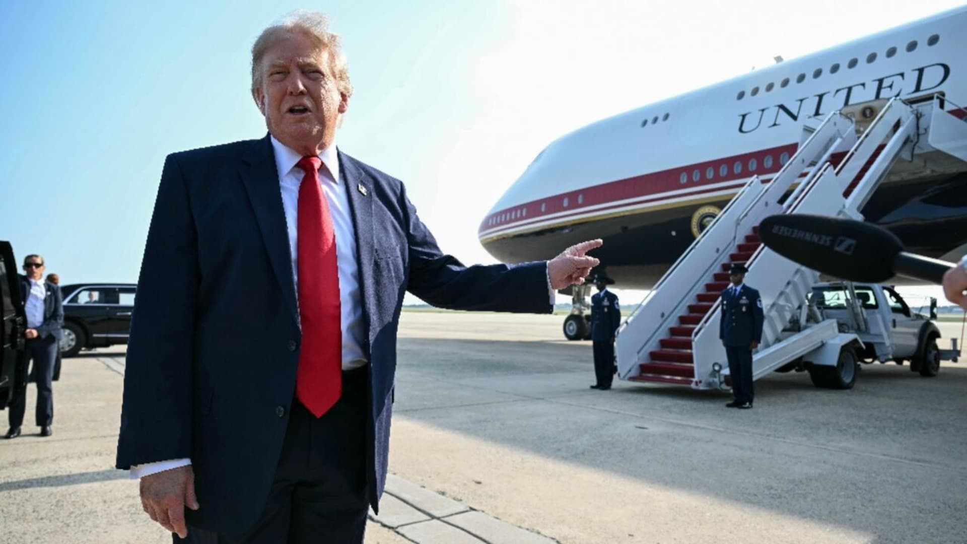 Air Force One Flies Again after 37 Years as Donald Trump Visits North Dakota