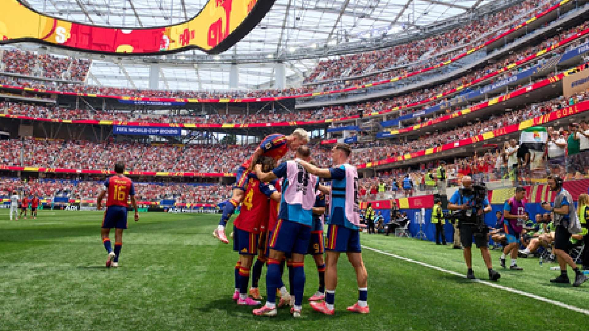 Spain Storm Into Round of 16 With 3-0 Win Over Austria