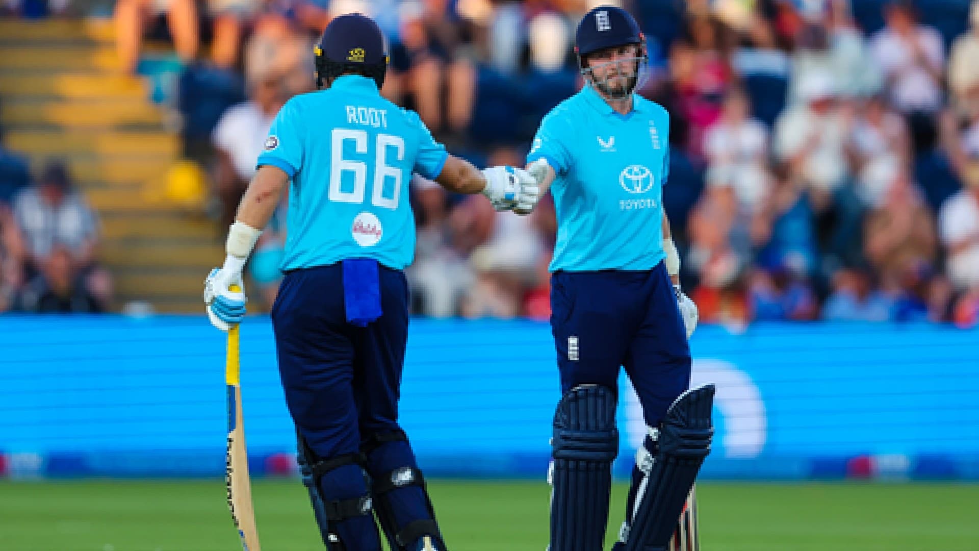 England Beat India by Four Wickets in Second ODI; Root Falls One Short of Century