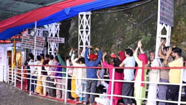 Vaishno Devi and Amarnath Yatras Halted amid Bad Weather