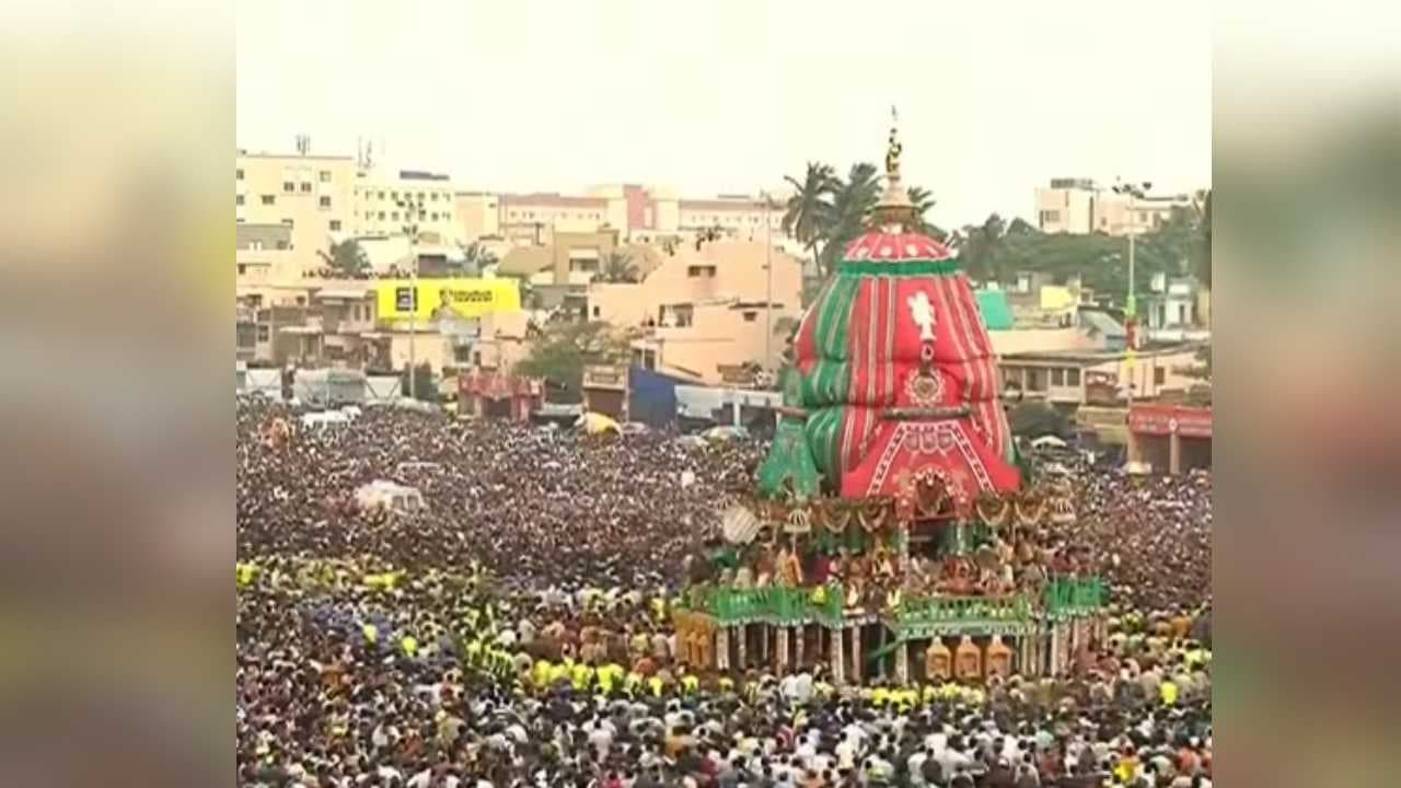 Chariots Pulling Begins in Puri on Bahuda Yatra; Taladhwaja Rolls First Amid Chants of ‘Jai Jagannath’
