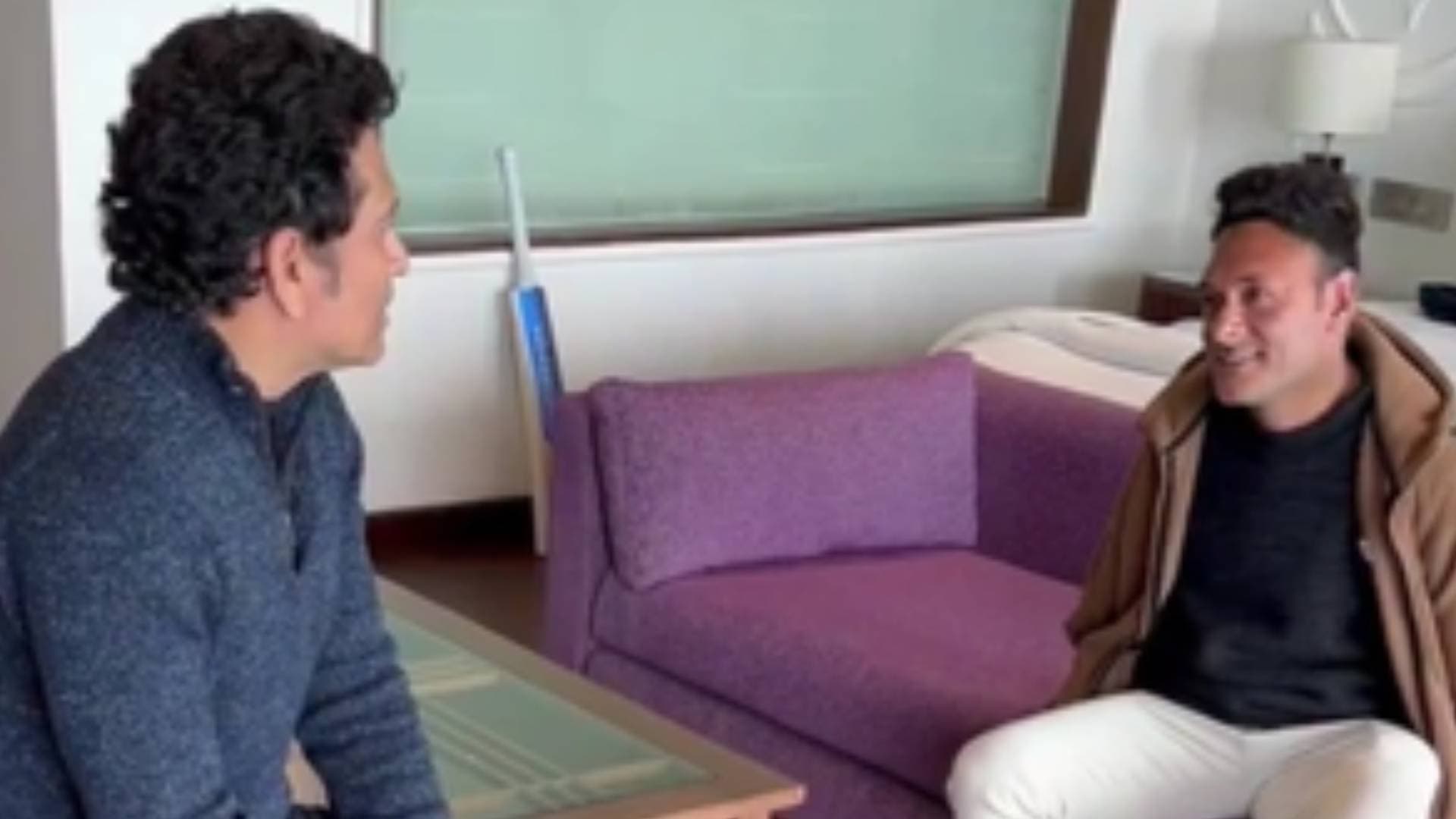 Tendulkar Meets Para Cricketer Amir Lone, Gifts Him Signed Bat