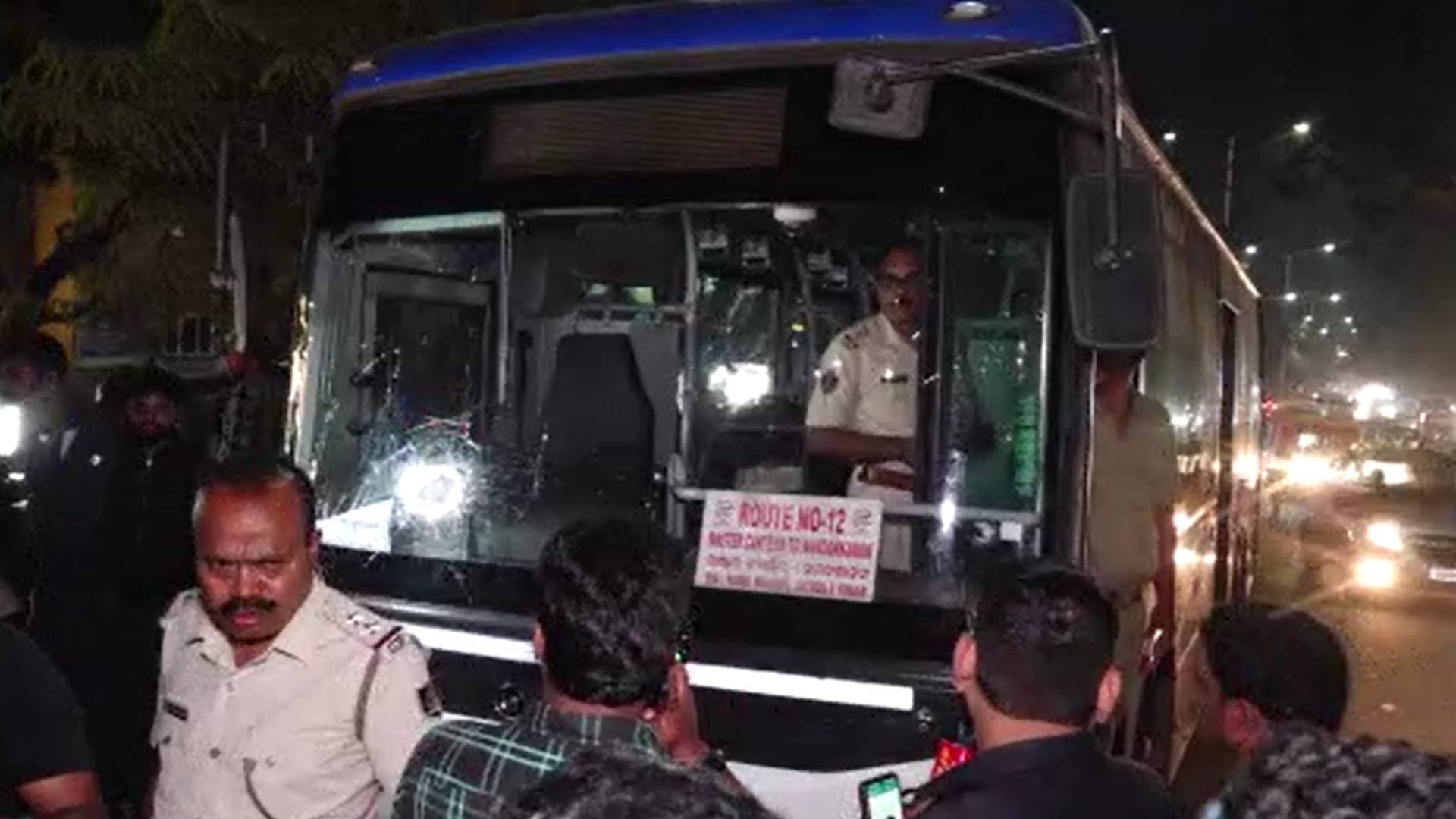 Bhubaneswar: Pedestrian Hit By 'Mo Bus' In KIIT Square, Locals Mangle Vehicle