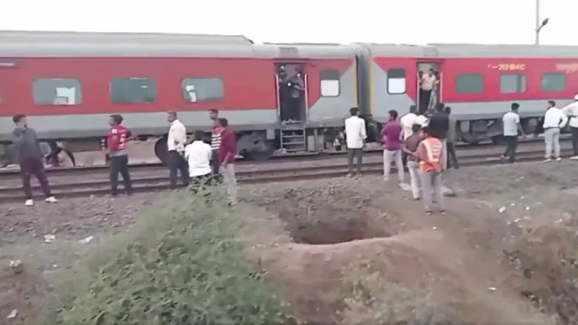 Maharashtra: Death Toll Rises To 13 In Jalgaon Train Accident