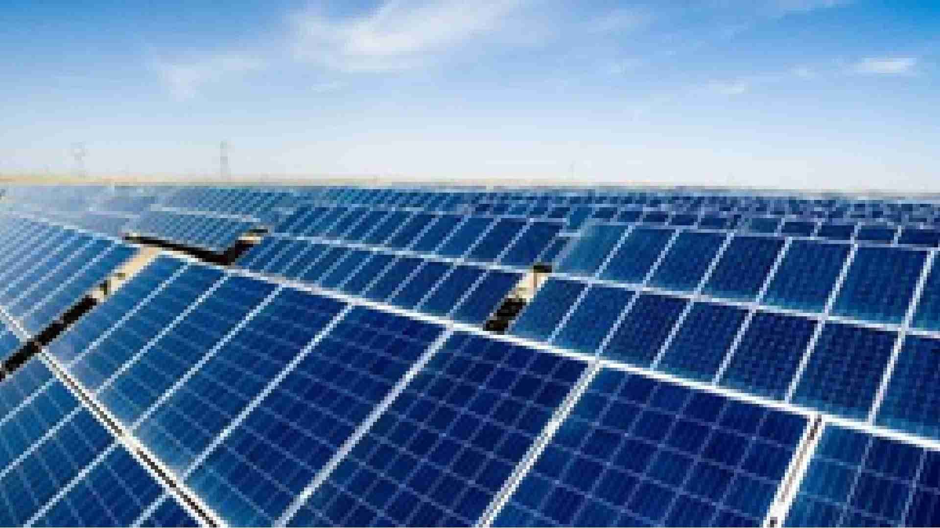 India Hits 100 GW Solar Power Capacity Milestone, Local Manufacturing Surges