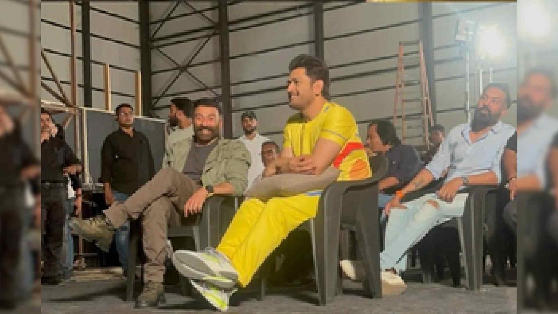 Champions Trophy: MS Dhoni Enjoys Ind Vs Pak Match With Sunny Deol In Mumbai