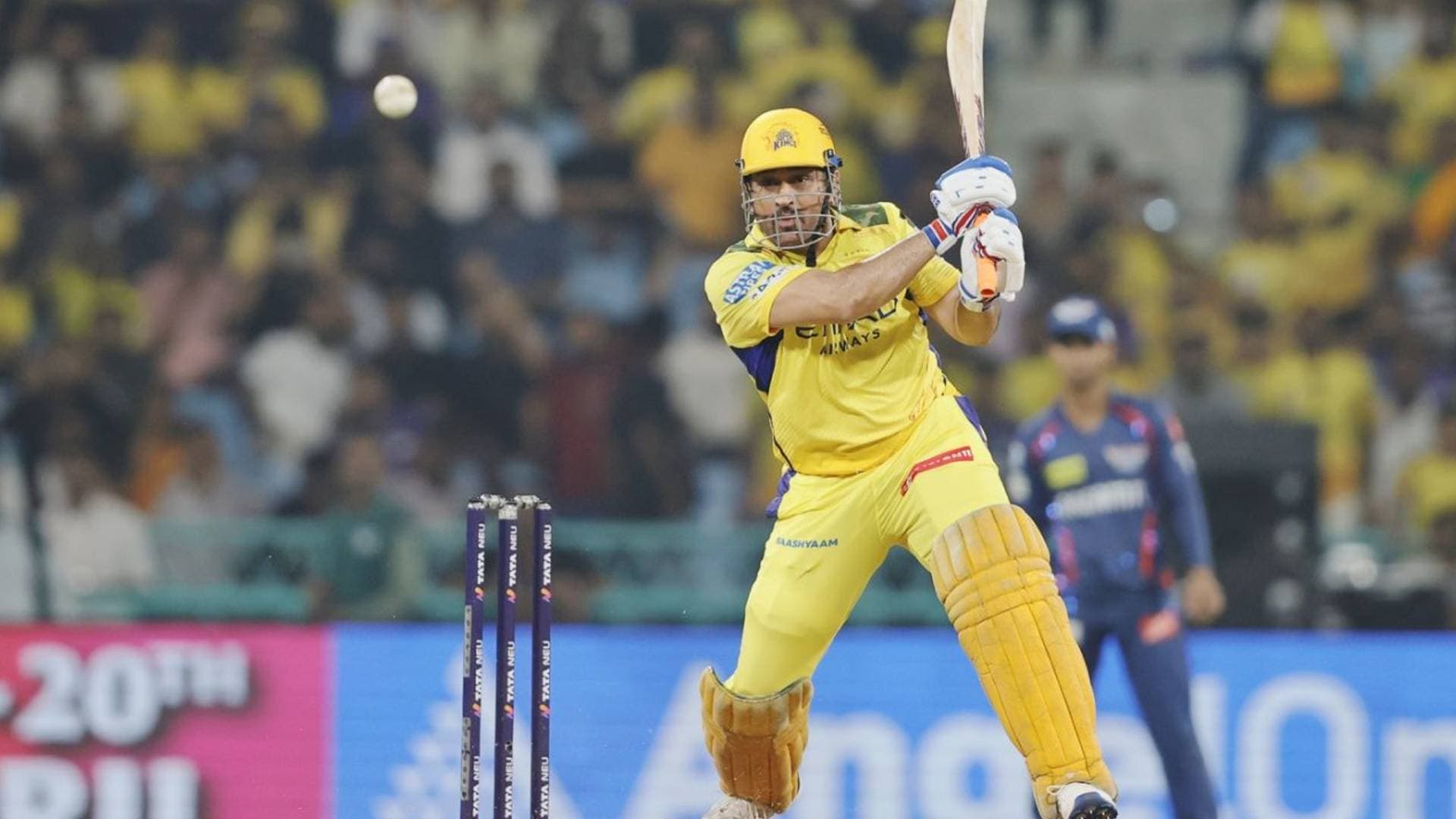 Why Are They Giving Me Award? Noor Bowled Well: Dhoni's Heartwarming Gesture After Winning POTM