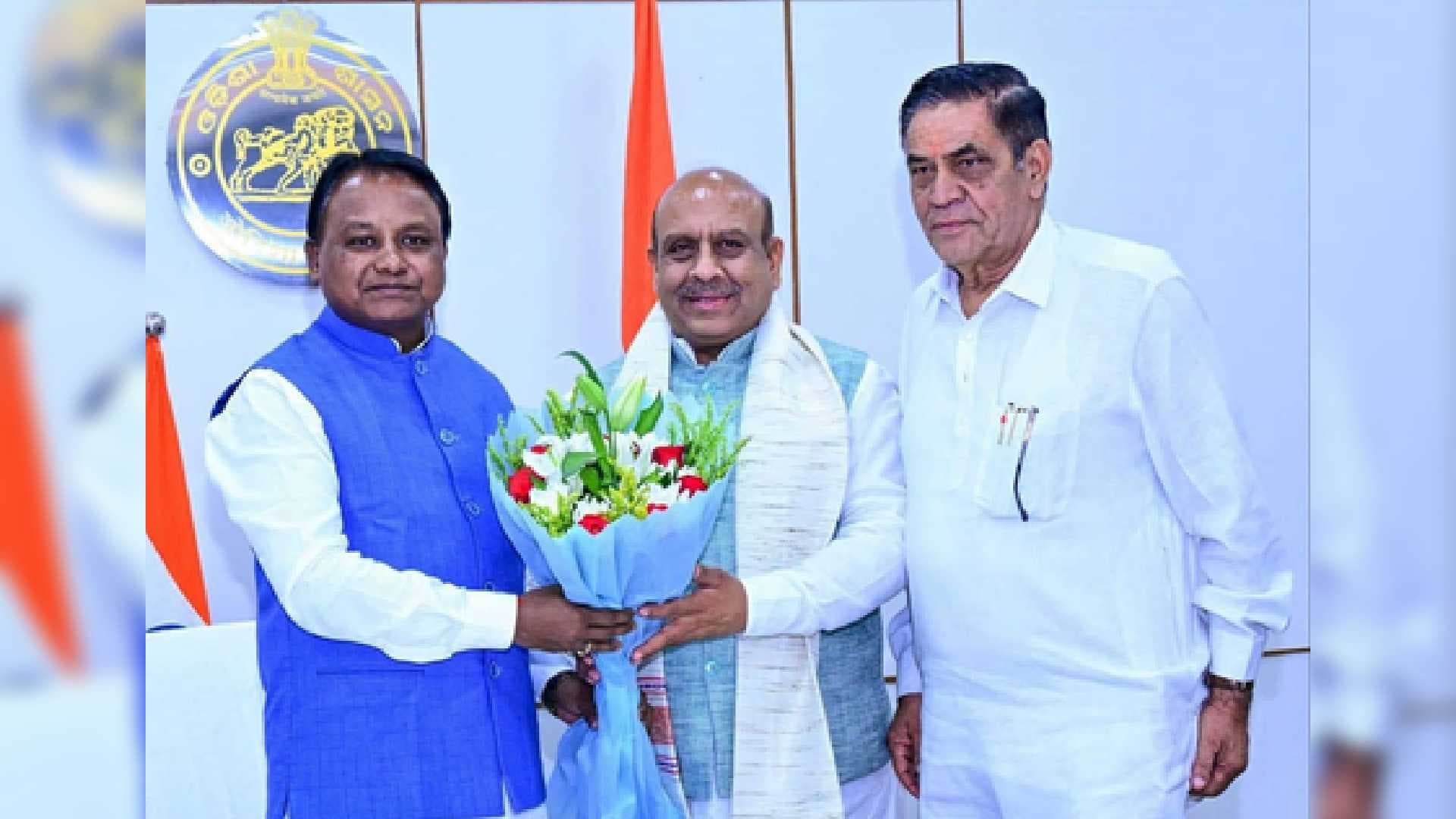 Delhi Speaker Meets Odisha CM During Visit To Study Paperless Legislative Process