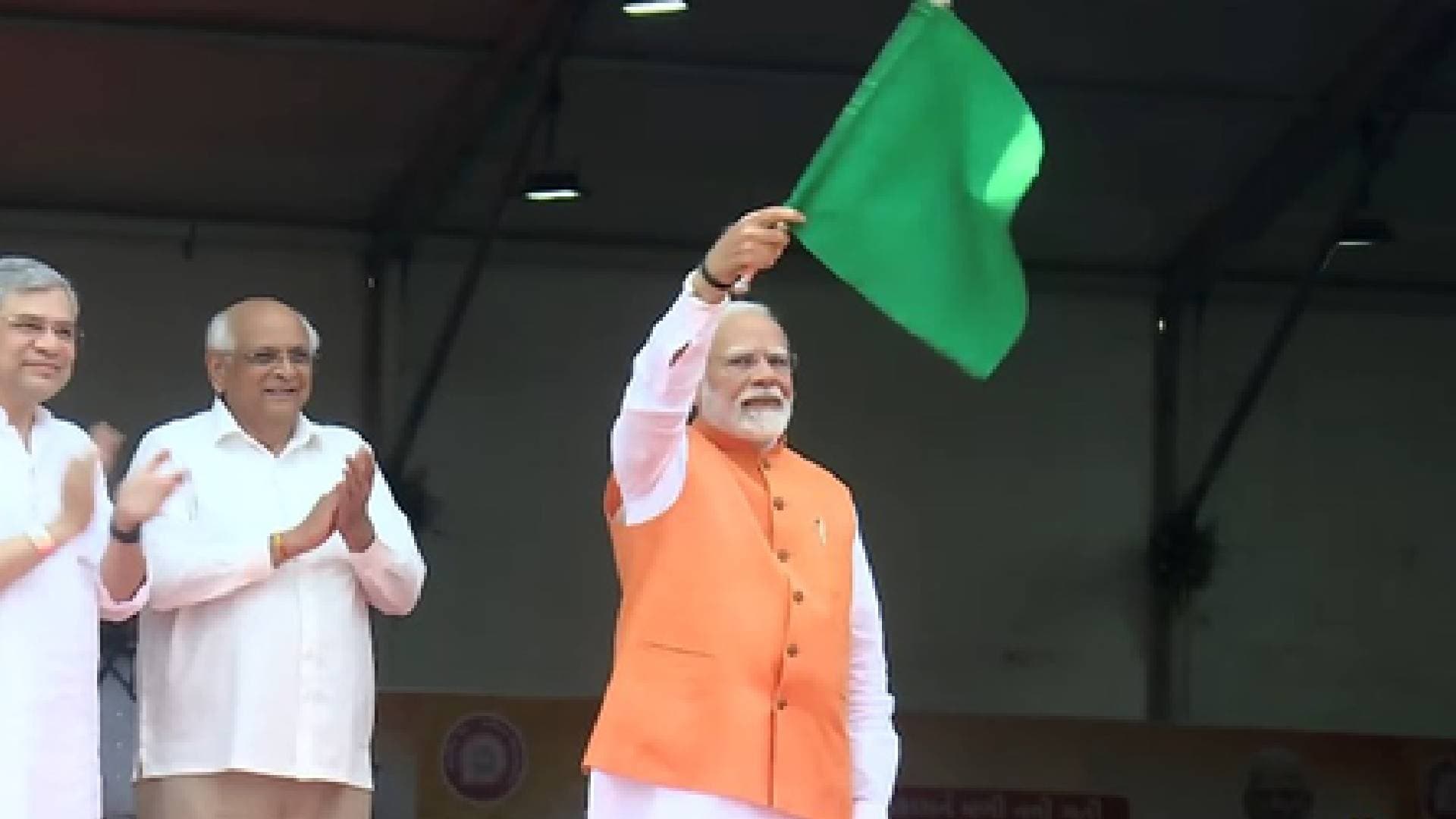 PM Modi Inaugurates Loco Manufacturing Railway Workshop, Flags Off 1st 'Made In Dahod' Electric Locomotive