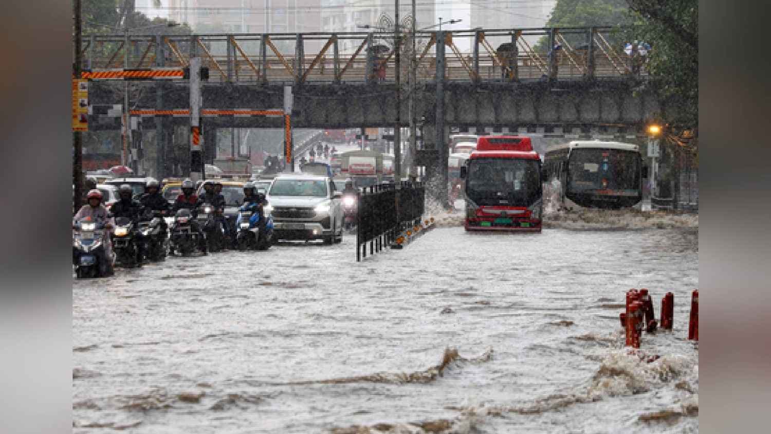 Heavy Rain Disrupts Mumbai Life, IMD Issues Red Alert