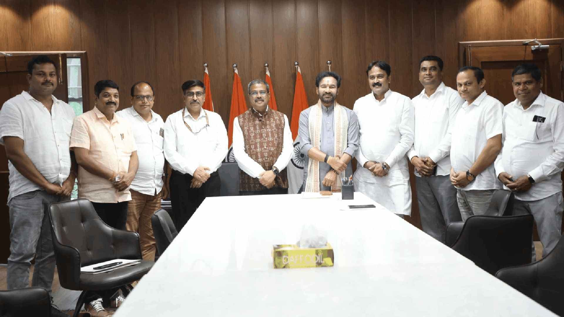 Union Coal Minister Assures To Resolve Truckers' Problems: Pradhan