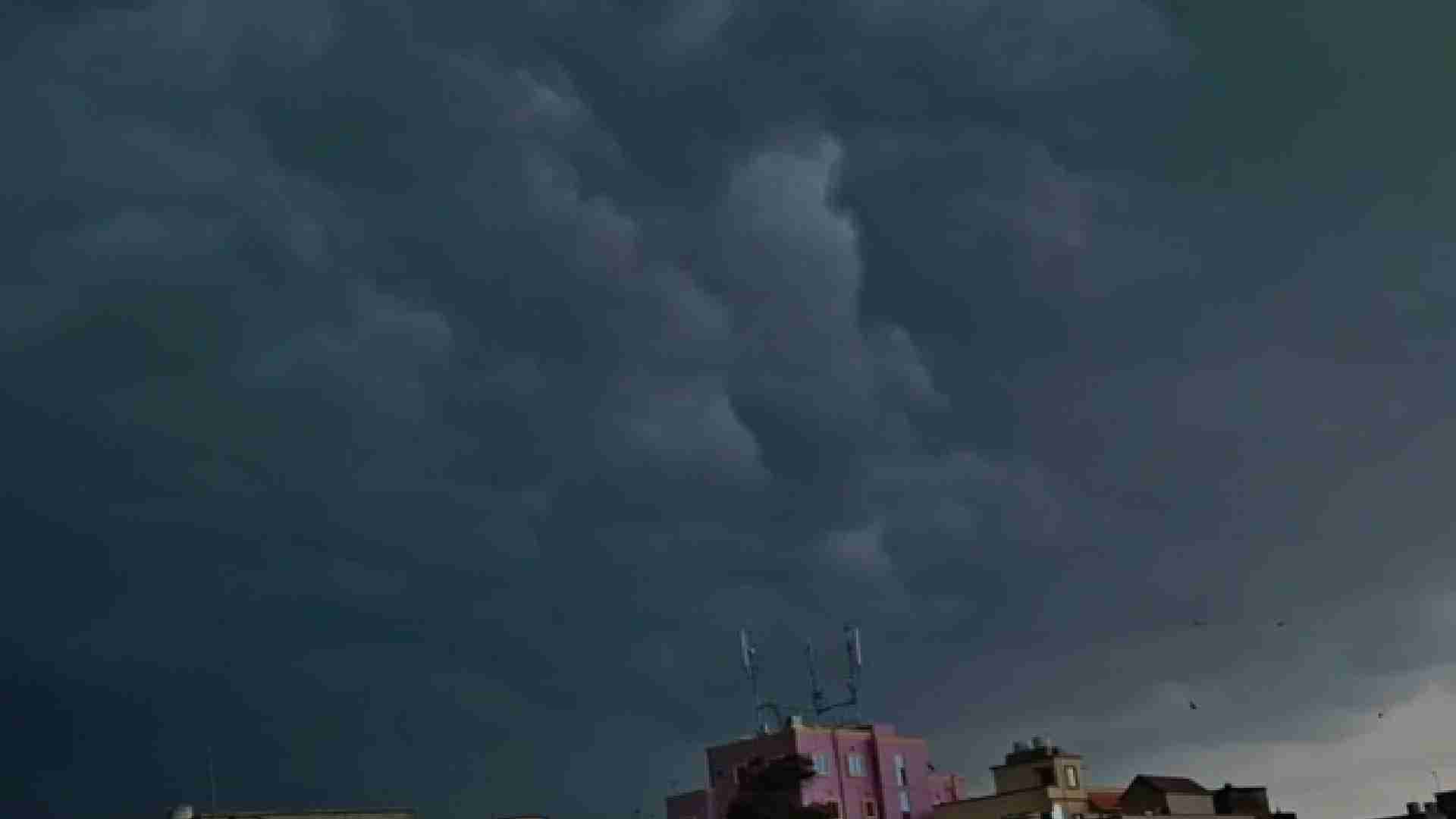 Heavy Rain Hits Bhubaneswar; Waterlogging Disrupts Daily Life