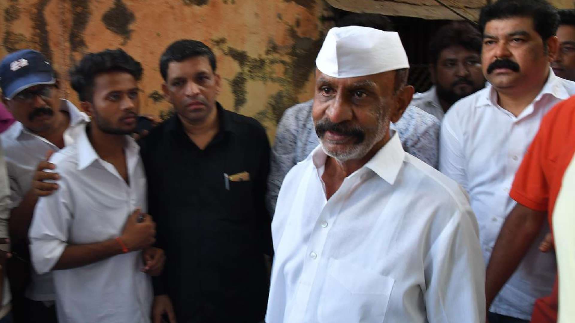 Mumbai’s ‘Daddy’ Returns, Sparks Political Buzz