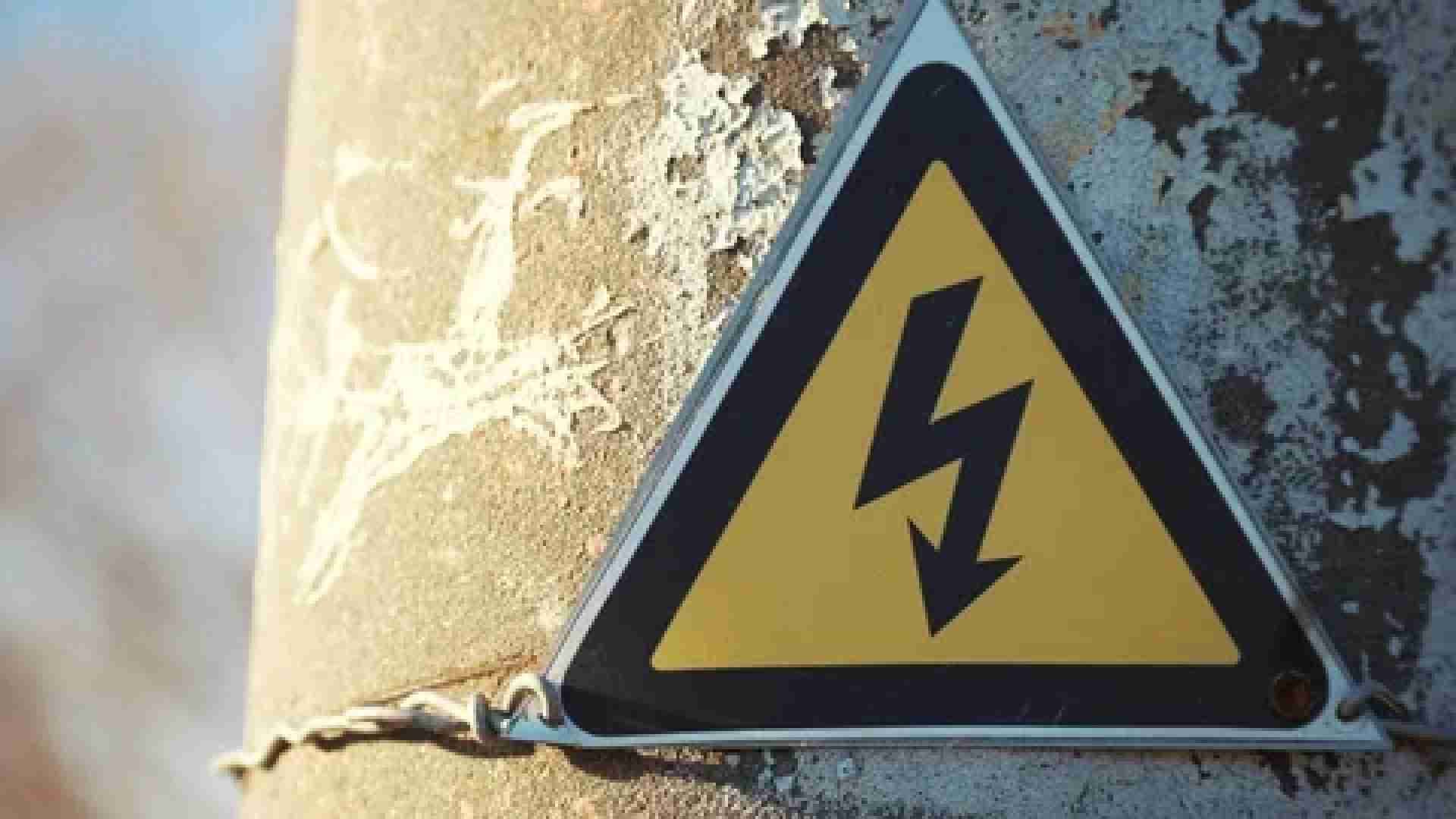 Plucking Coconut Turns Tragic: Man Electrocuted to Death in Odisha