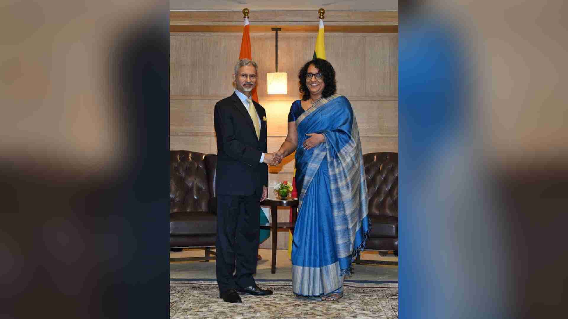 EAM Jaishankar Meets Lankan PM Harini, Reaffirms India’s Support In Education, Trade