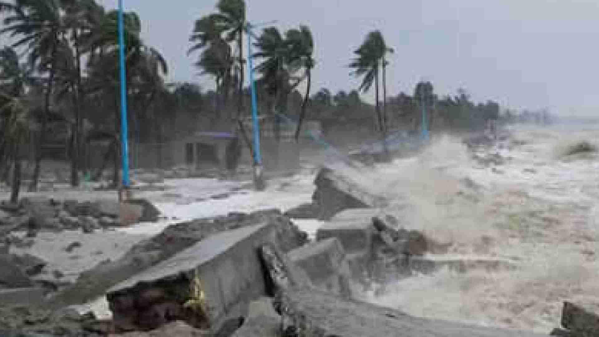 Cyclone Montha Approaches Andhra Coast With 110 kmph Gusts, Set To Make Landfall Near Kakinada