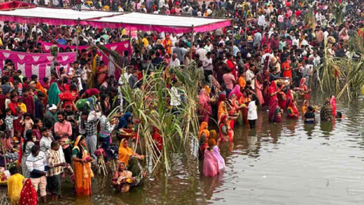 Nation Celebrates Chhath Puja With Usha Arghya; PM Modi Greets Devotees