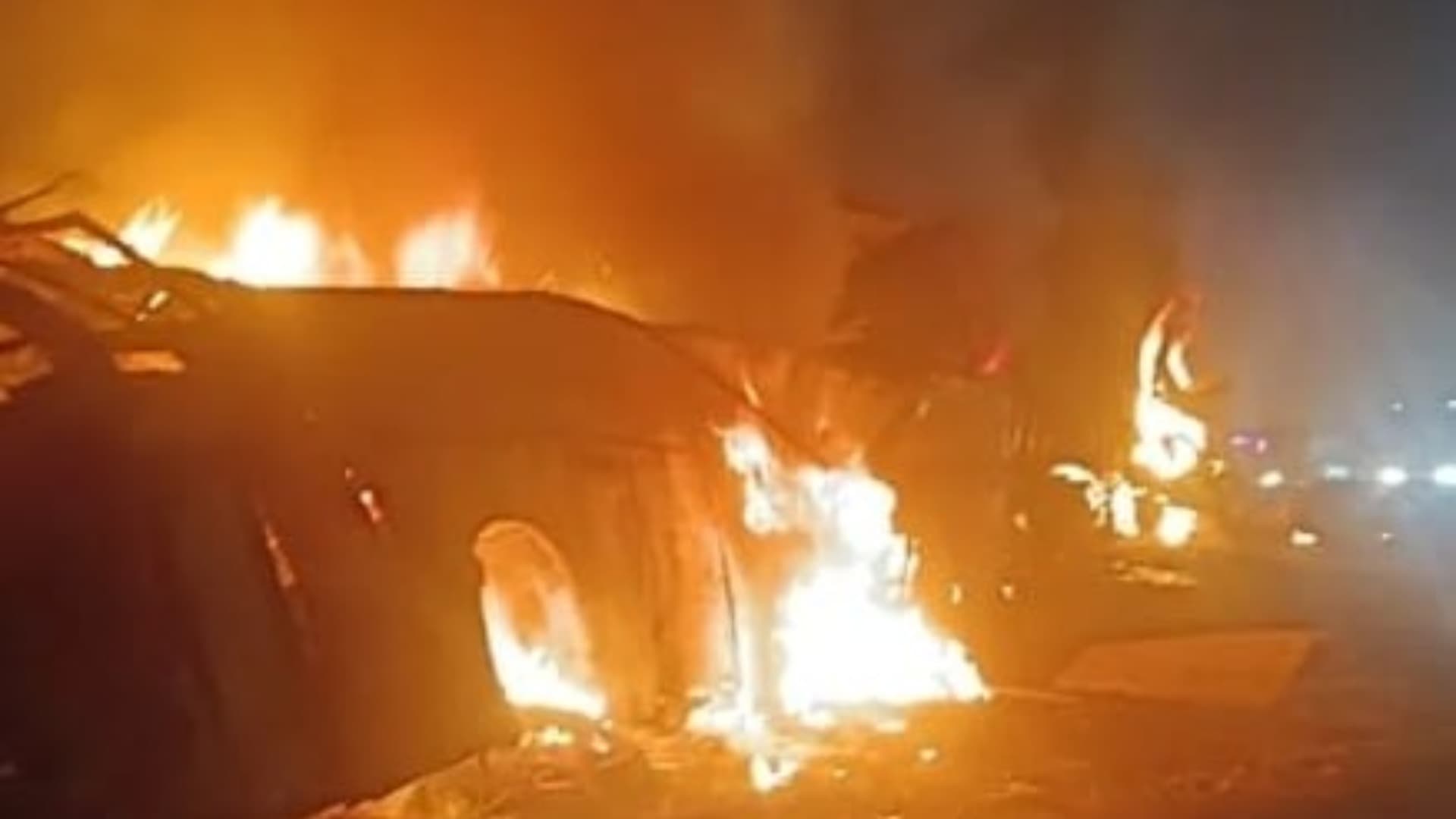 One Killed as Blaze Engulfs Tata Nagar–Ernakulam Express Coaches in Anakapalli