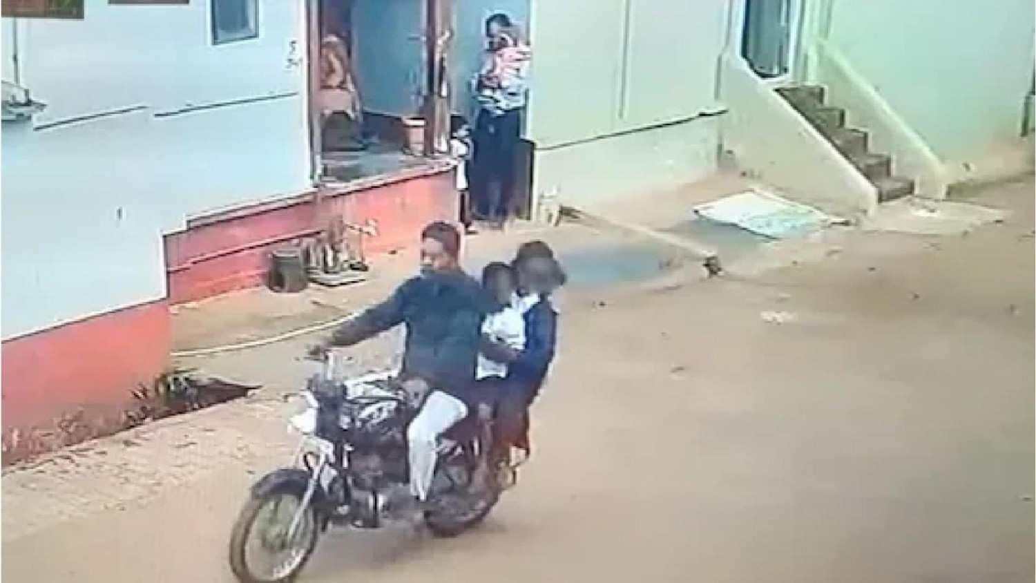 Kidnapper Flees With 2 School Children Nabbed After Bike Crash