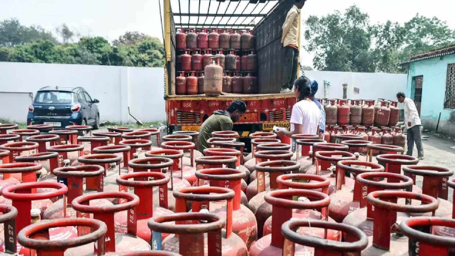 Breaking News: LPG Distribution Tightened amid West Asia Tensions, Rural Delivery Extended to 45 Days