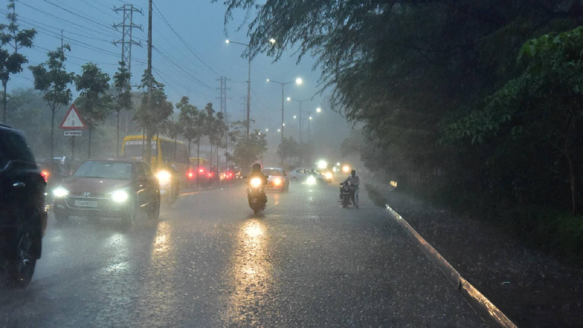 Heavy Rain To Continue For Next 2 Days, IMD Issues Orange Alert For 6 Districts