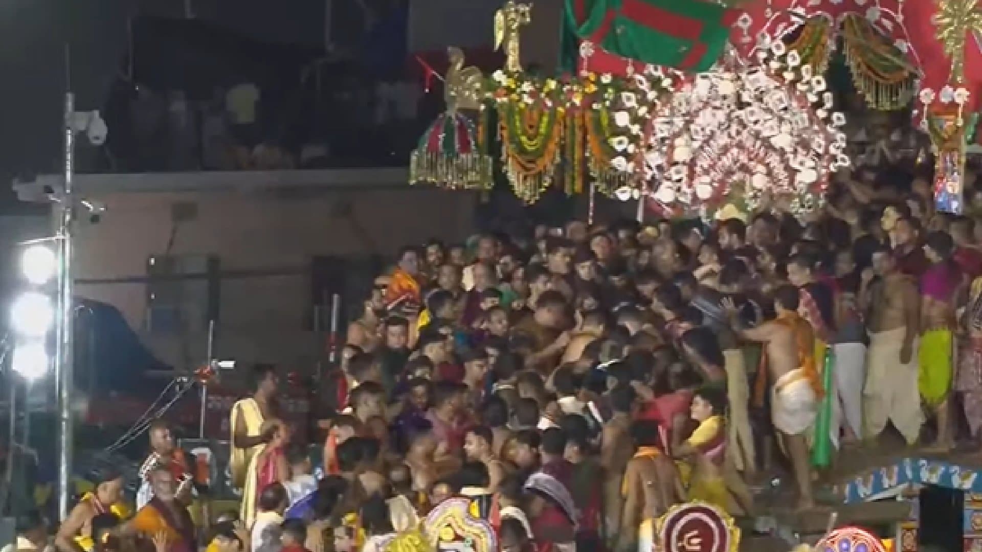 Adapa Mandap Bije Begins With 'Goti Pahandi' Procession