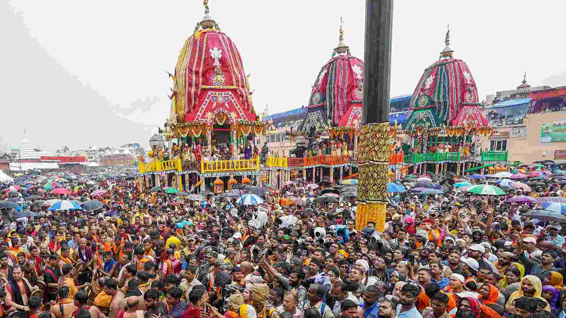 Puri Police Arrest 143 Snatchers during Rath Yatra 2026, Recover 250 Stolen Phones
