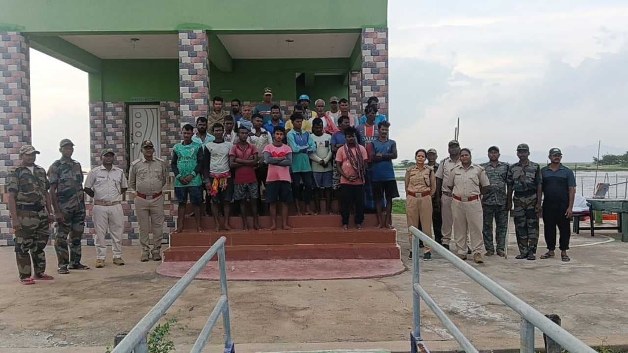 24 Fishermen Held for Illegal Entry into Chilika Nalaban Sanctuary