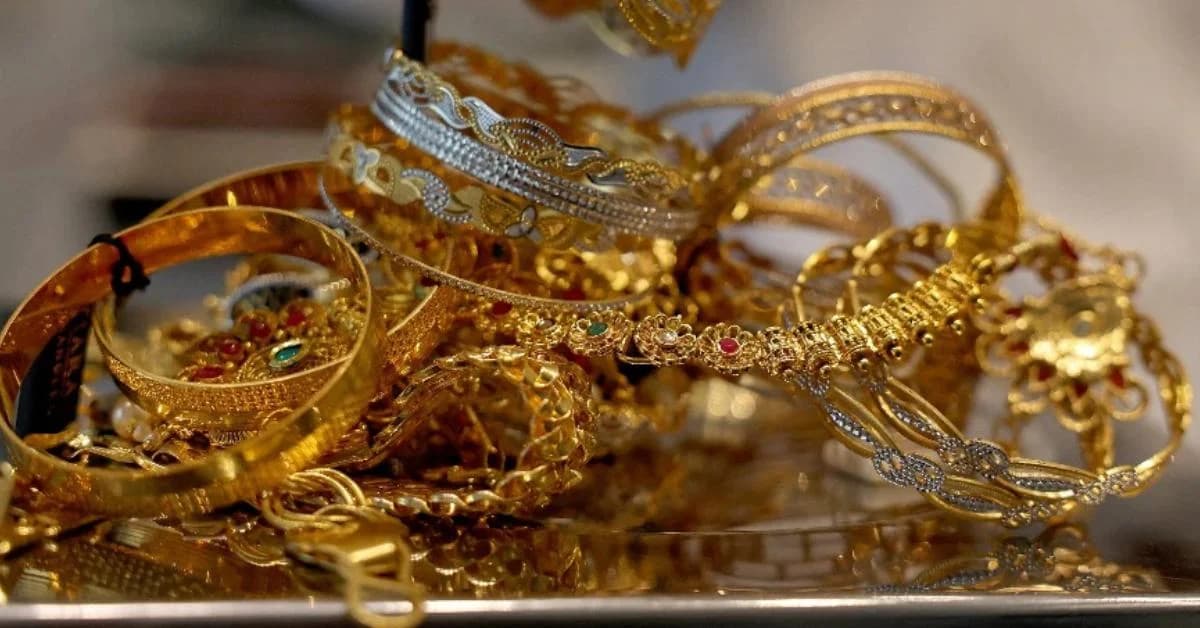 Gold Drops ₹1,710 in a Day, Silver Steady