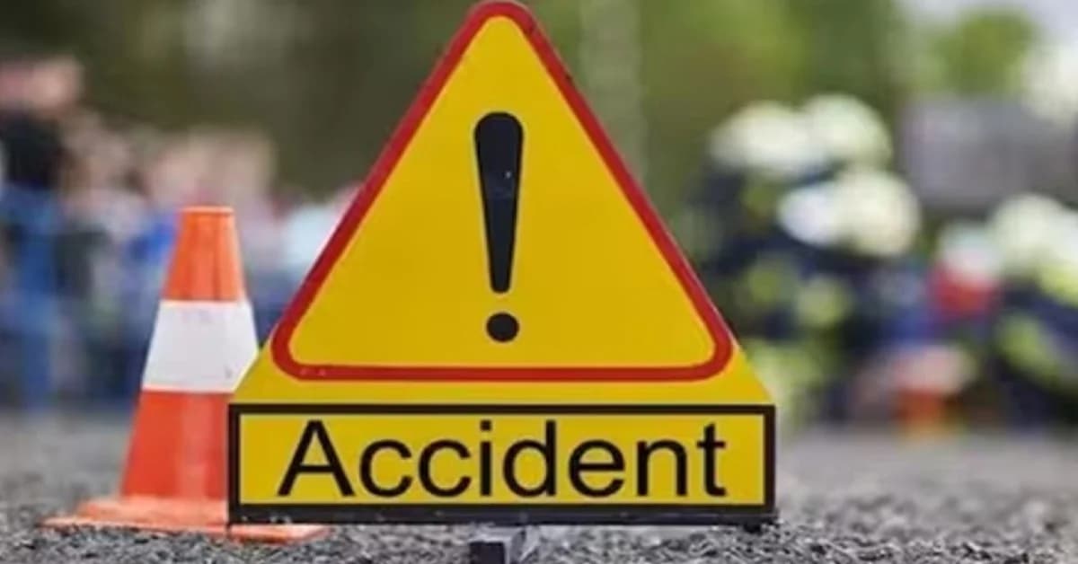 SUV Rams Tea Stall in Bhubaneswar, Four Critical