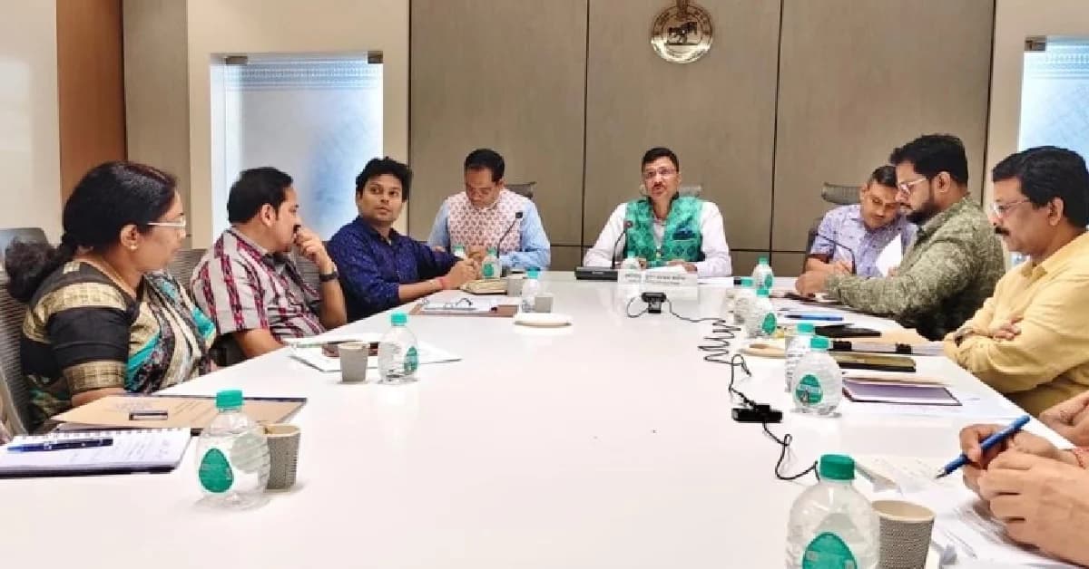 District Collectors In Odisha Asked to Ensure Revised English Spellings on Government Signboards