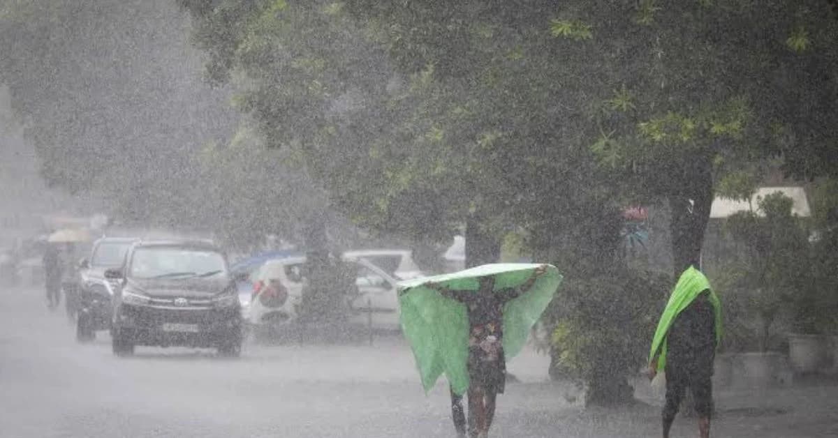IMD Warns of Heavy Rain in Coastal Odisha as Low Pressure to Bring 4 Days of Downpour