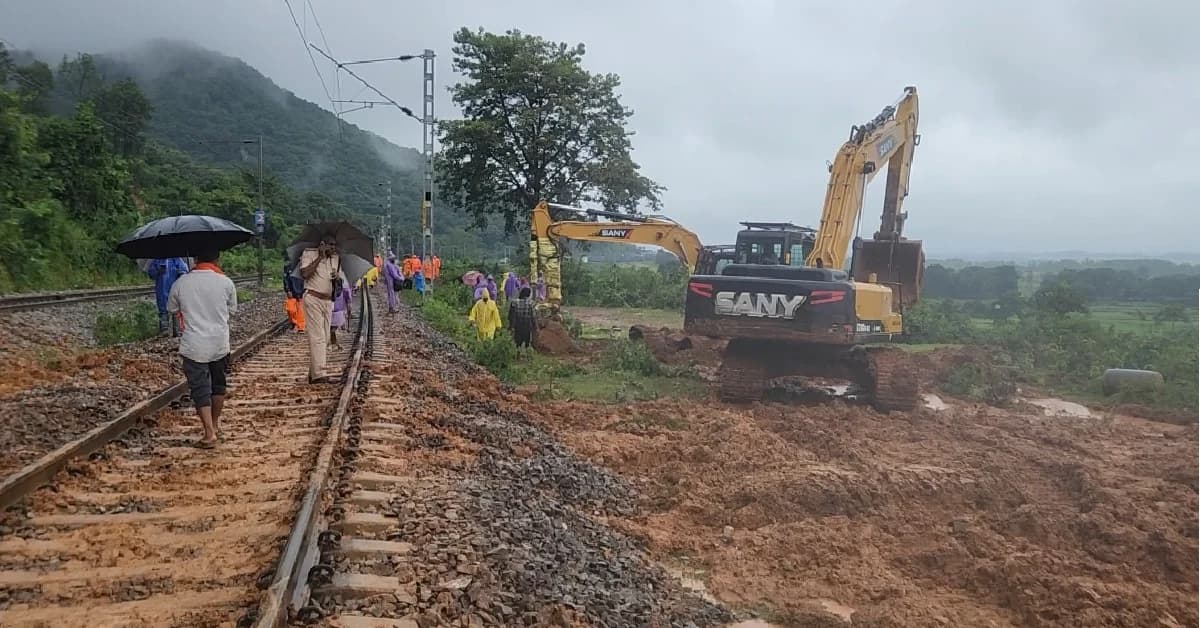 Rain, Landslides Hit Koraput-Jagdalpur Rail Line; Passengers Stranded, Businesses Affected